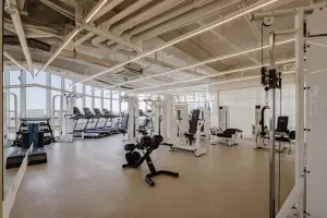 통유리 자연채광 프리미엄 피트니스 센터 인테리어